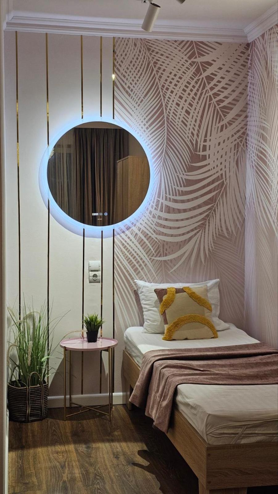 Soft Pink Apartment Mukacheve Exterior photo