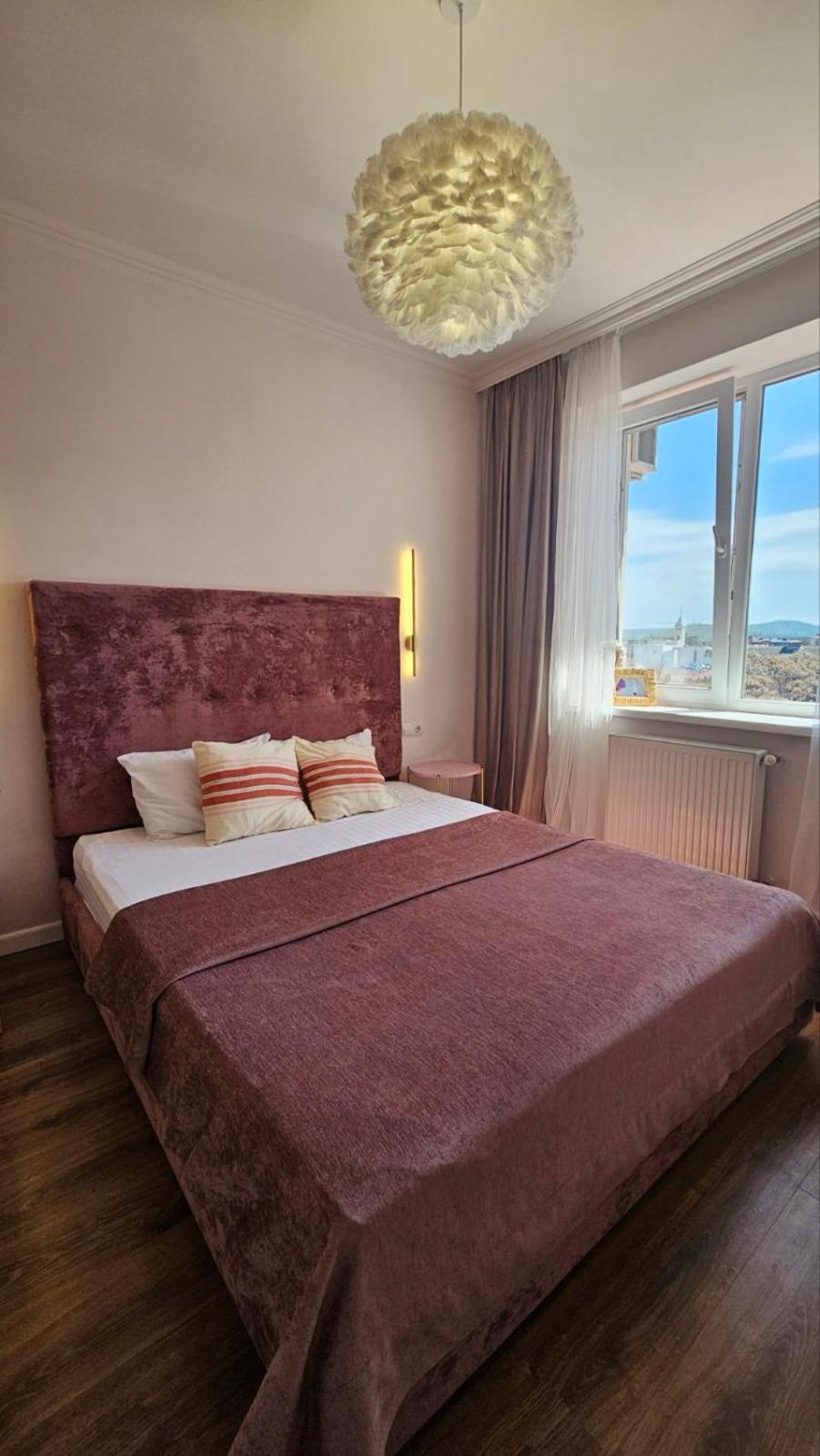 Soft Pink Apartment Mukacheve Exterior photo